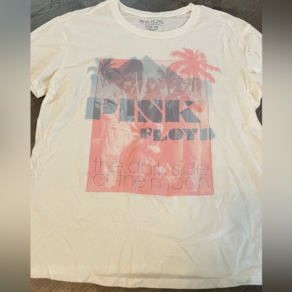 Graphic t shirt